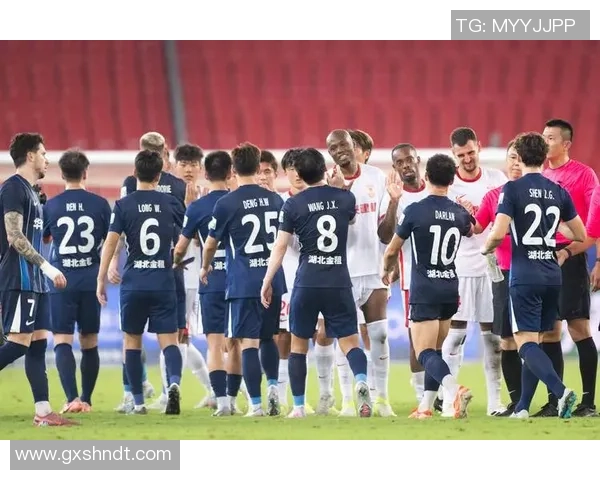 武汉足球队盯防体系解析:提升防守效率的战术思考与实践 武汉足球队盯防体系解析:提升防守效率的战术思考与实践