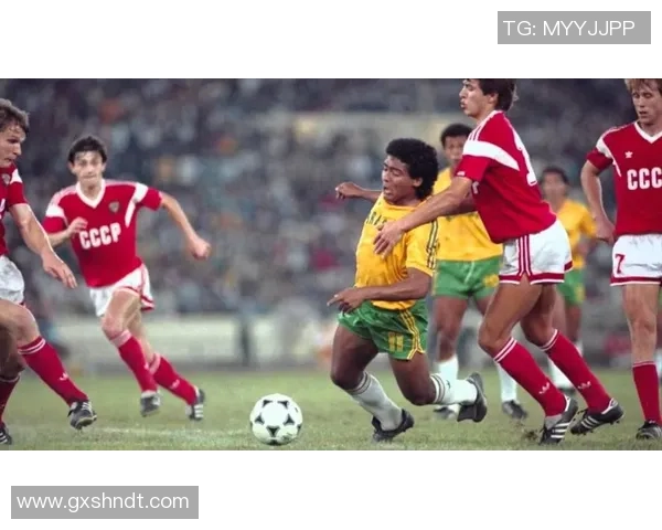 足球明星代言广告背后的故事与影响力解析 足球明星代言广告背后的故事与影响力解析