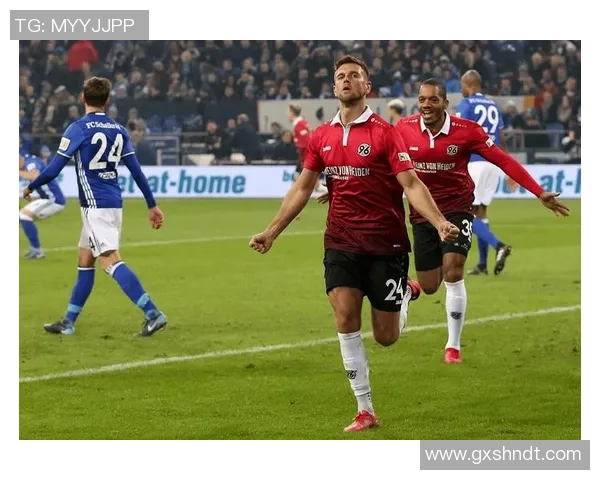 足球明星腿型的独特魅力与运动表现的深度解析 足球明星腿型的独特魅力与运动表现的深度解析